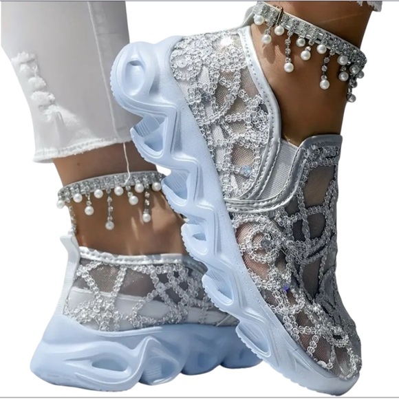 New! Women's Sparkling Sequin Mesh Sneakers. Size 8 - Picture 1 of 2